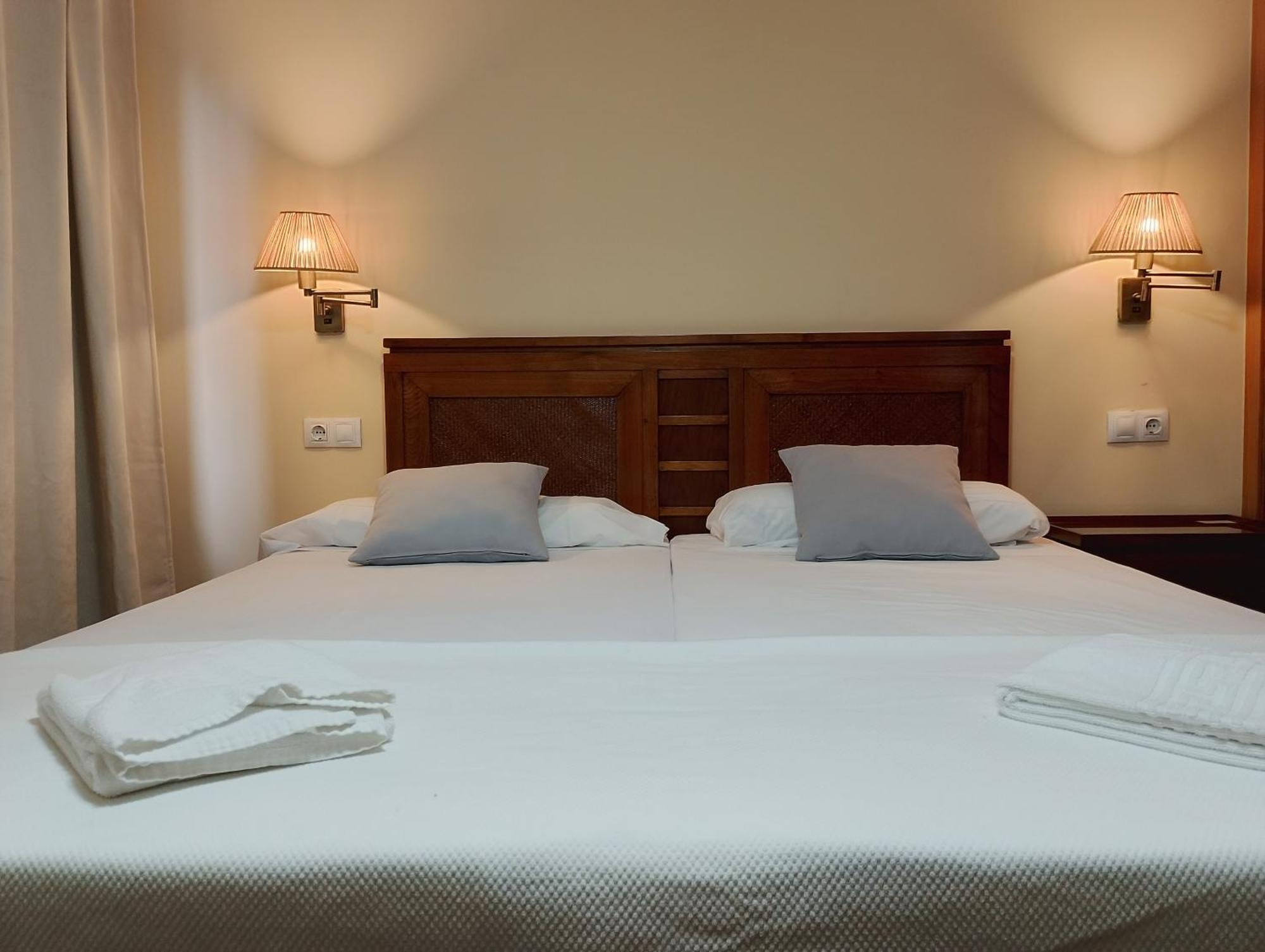 Cabalo Furado Tui Hotel Luaran gambar